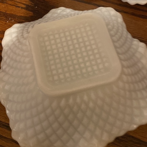 Hazel Atlas Diamond Ruffled Rim mill glass candy bowl vintage - Picture 4 of 5